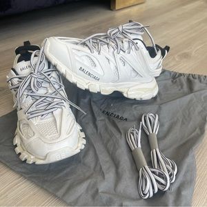 COPY - 🔥Authentic Balenciaga Track Sneakers 👟